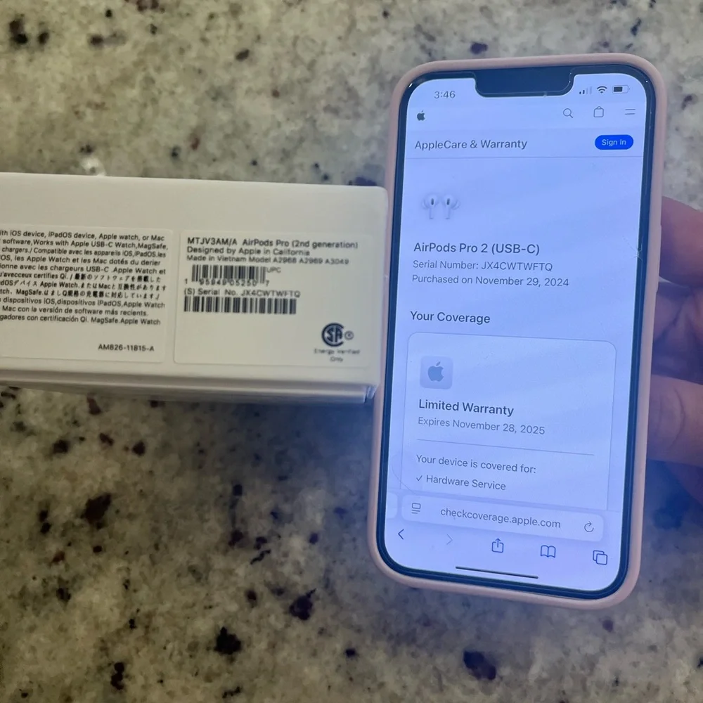 Apple White Wireless Earbuds with Charging Case